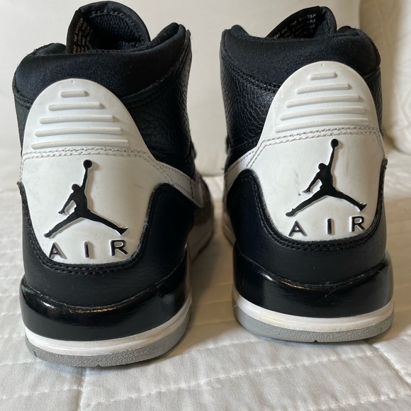 Air Jordan Boys Legacy 312 AT4040-001 Black Cement High Sneakers Size 6.5 Youth - Picture 7 of 14